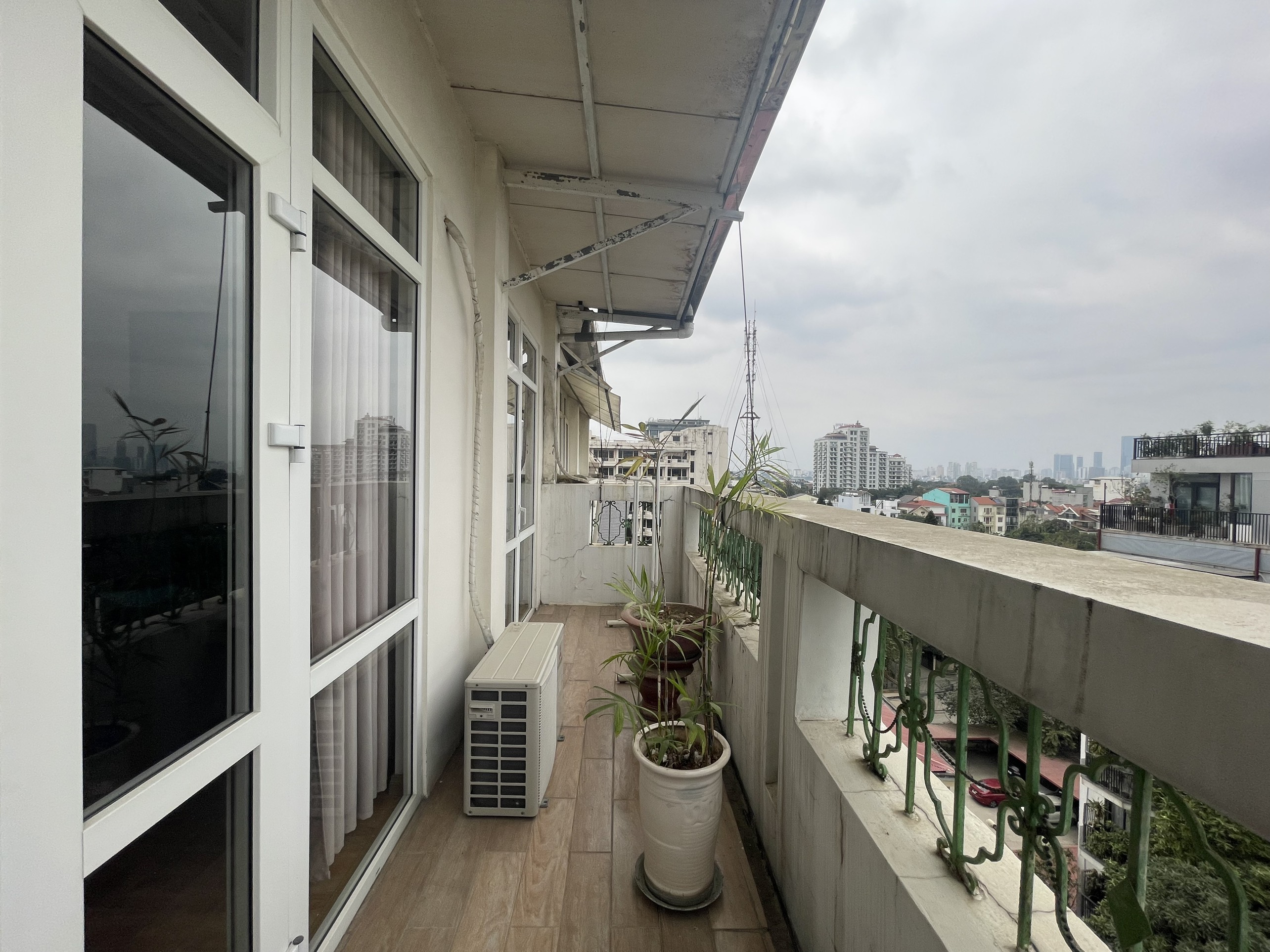Cho thuê căn hộ 2N1VS tầng 8 tại Tây Hồ view hồ siêu đẹp, giá 990$ 10