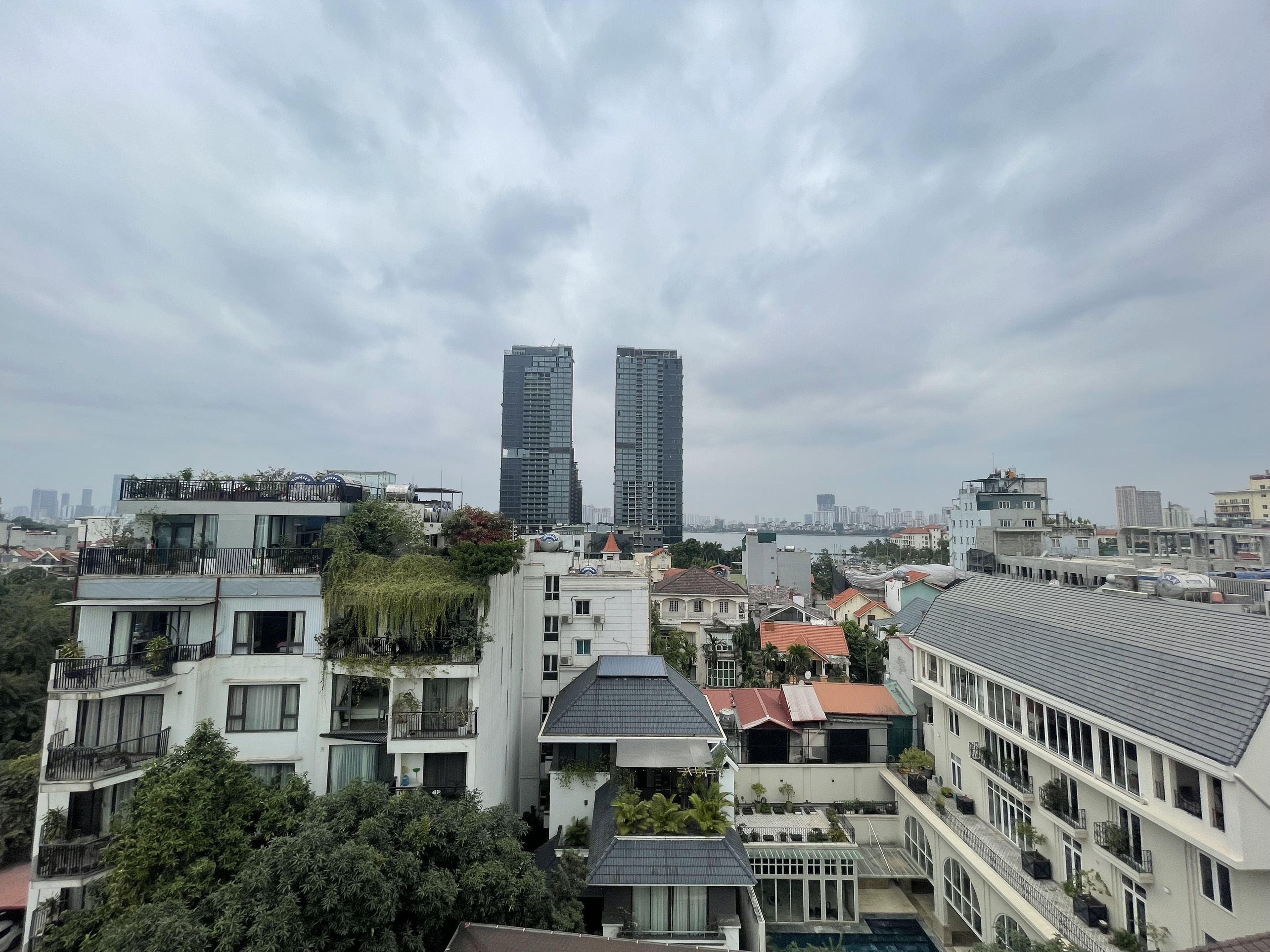 Cho thuê căn hộ 2N1VS tầng 8 tại Tây Hồ view hồ siêu đẹp, giá 990$ 11