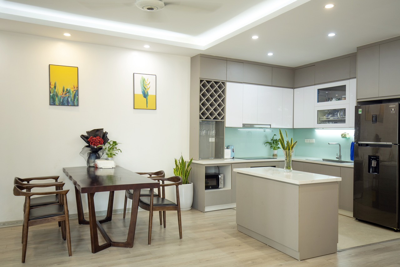 Cho thuê căn hộ 2N2VS tại Tứ Liên rộng 120m2 giá 800$. 2