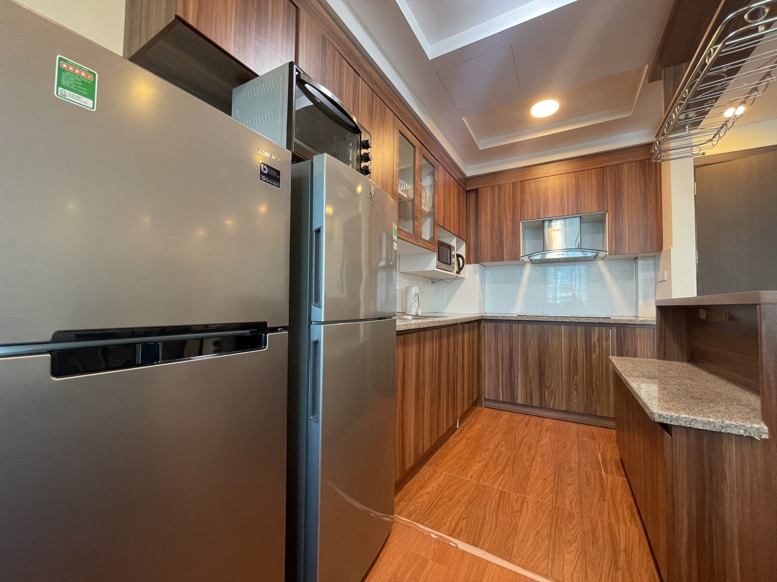 Cho thuê căn hộ dịch vụ 2PN tại Tô Ngọc Vân, diện tích 90m2, nội thất đầy đủ, giá rẻ. 4