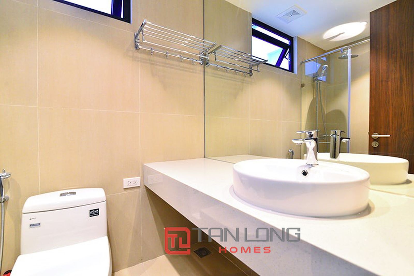 Cho thuê căn tại Tô Ngọc Vân, Tây Hồ rộng 140m2 2