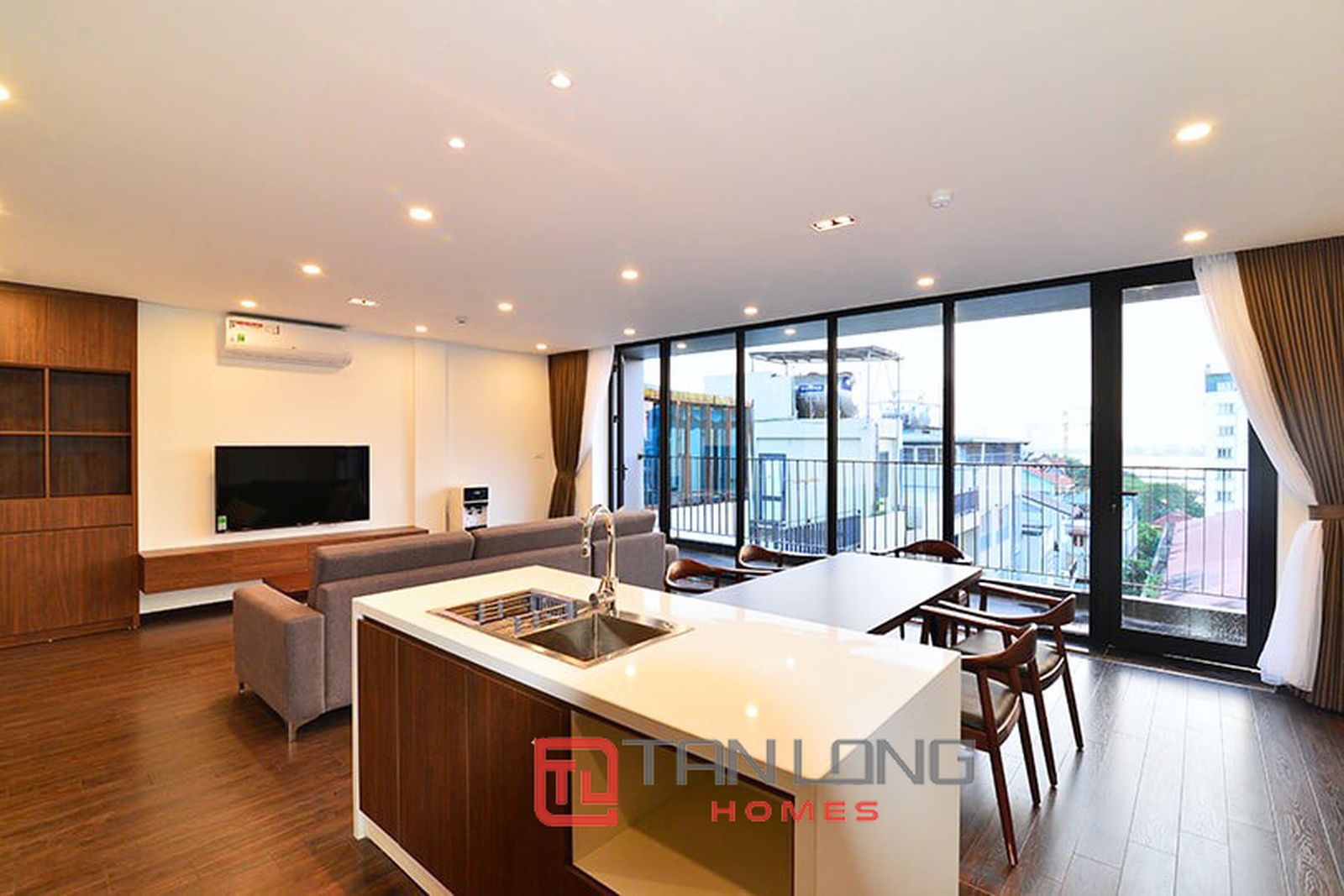 Cho thuê căn tại Tô Ngọc Vân, Tây Hồ rộng 140m2 4