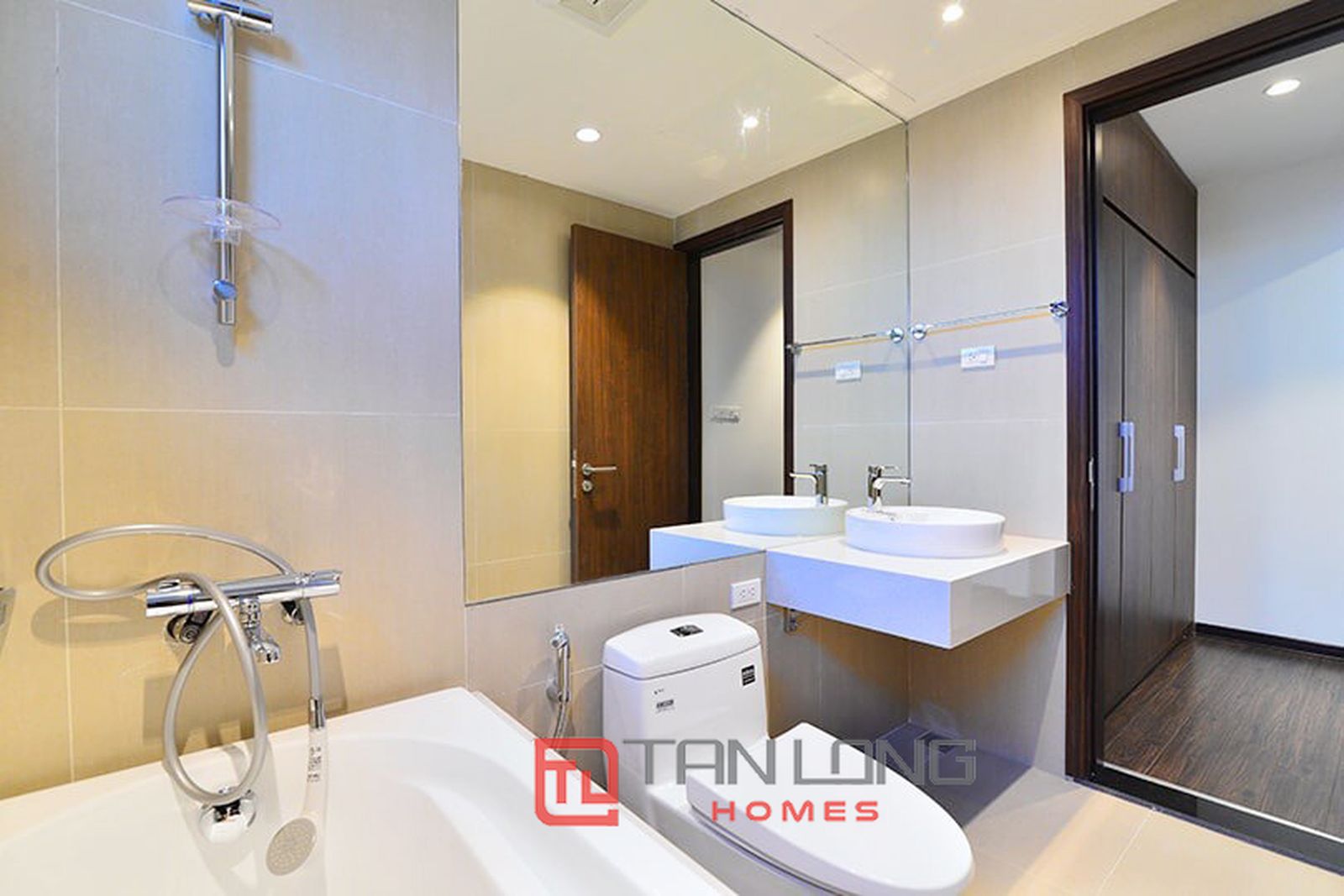 Cho thuê căn tại Tô Ngọc Vân, Tây Hồ rộng 140m2 9