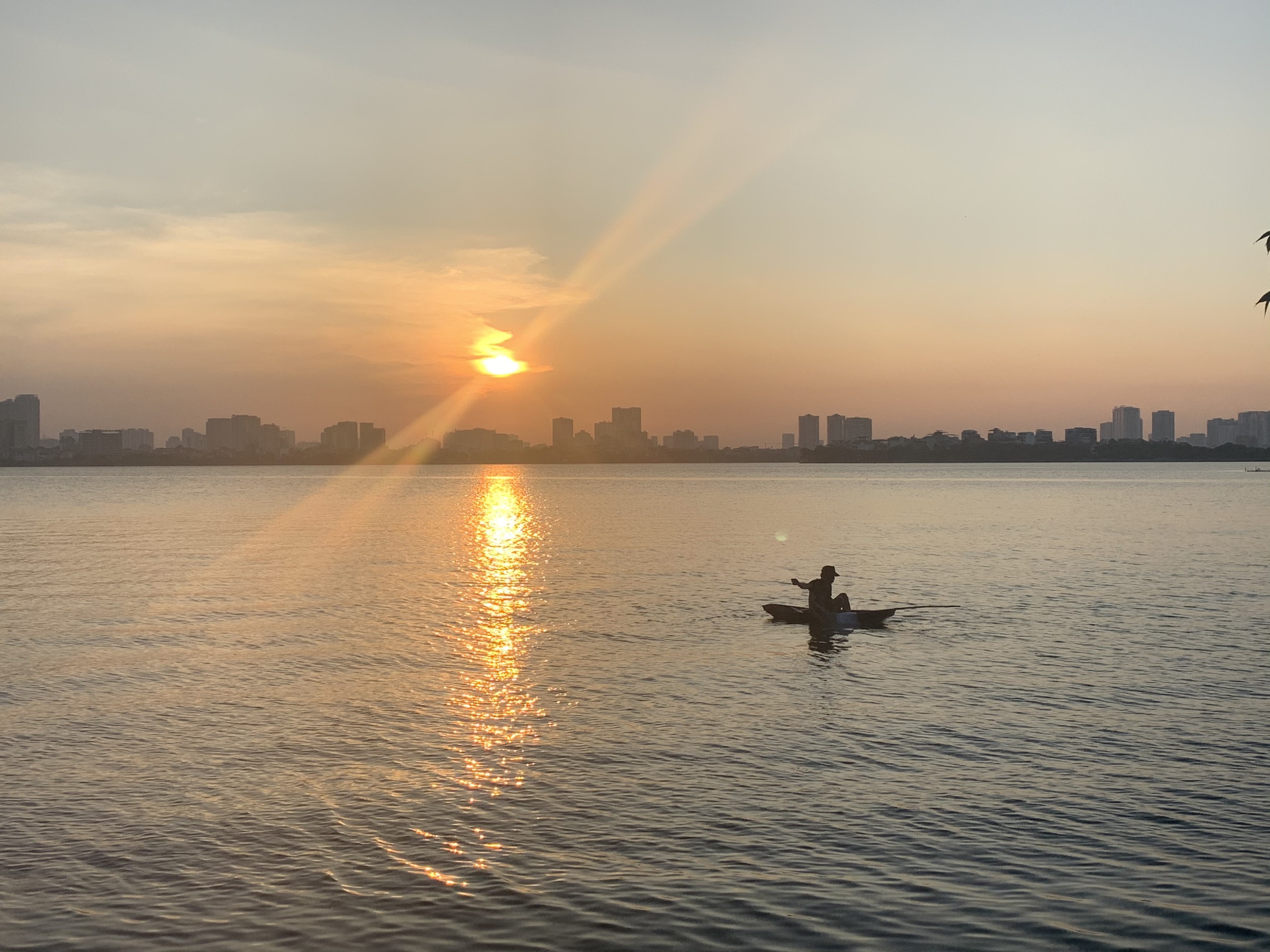 Bán nhà mặt Hồ Tây, 6 tầng thang máy 133m2, view Hồ Tây. Giá bán 58 tỷ