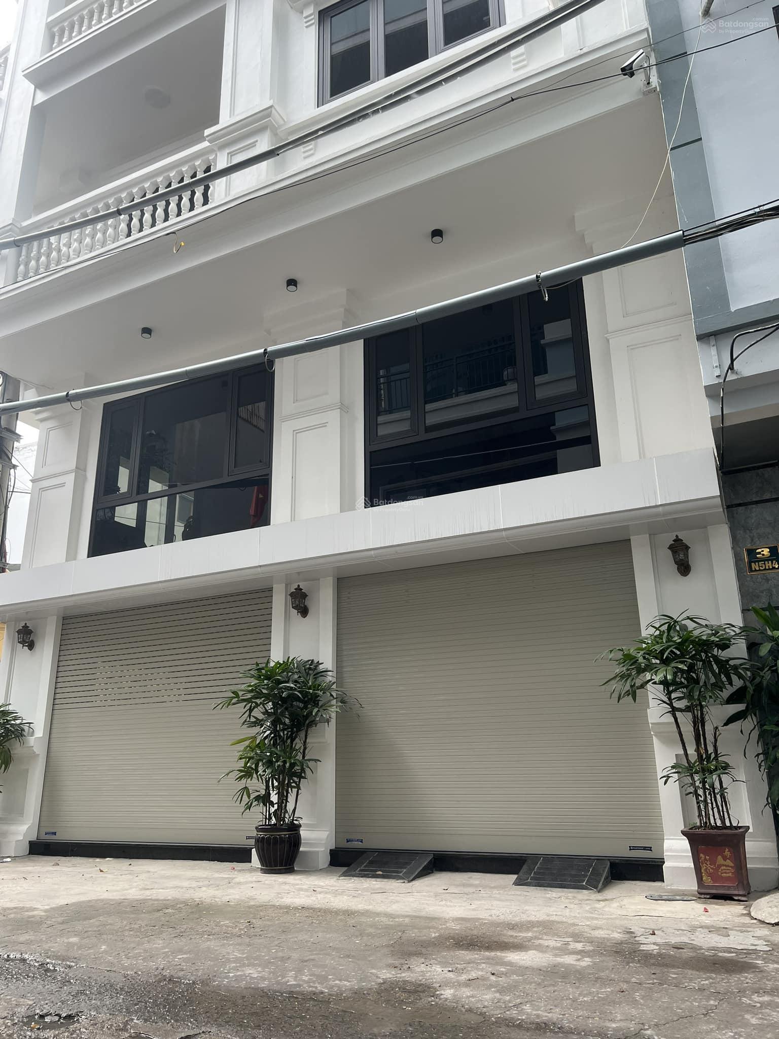 Cho thuê nhà Võ Chí Công, Tây Hồ nhà lô góc rộng 100m2 giá rẻ