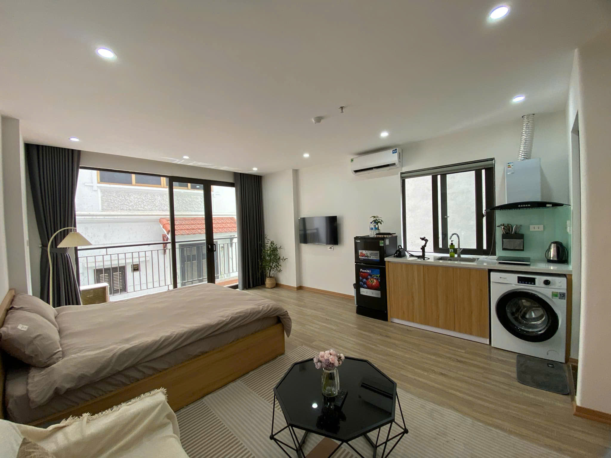 Bán tòa căn hộ ngõ 79 Trích Sài - Tây Hồ view Hồ Tây diện tích 72m2/8 tầng dễ dàng cho thuê