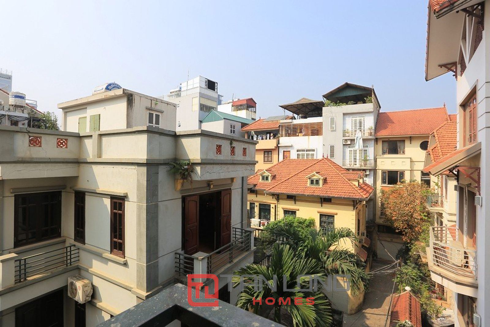 Thuê căn hộ 1N1VS rộng 100m2 tại Lạc Long Quân 6