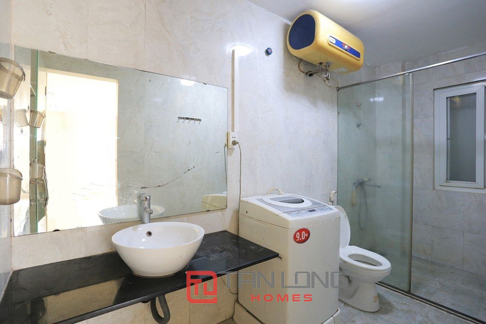 Thuê căn hộ 1N1VS rộng 100m2 tại Lạc Long Quân 7