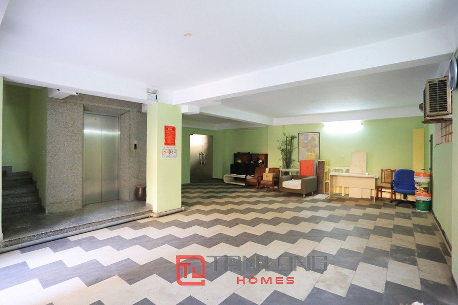 Thuê căn hộ 1N1VS rộng 100m2 tại Lạc Long Quân 8